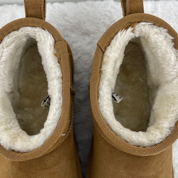 CUSHIONAIRE WOMENS SIZE 7.5 M Cozy Tan Suede Ankle Boots - Picture 3 of 10